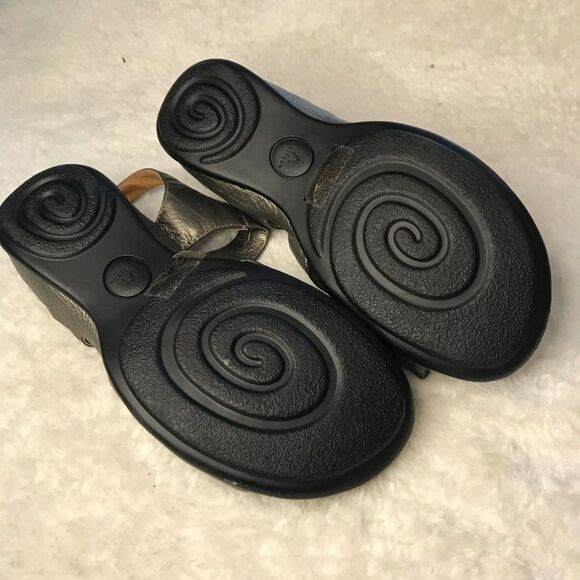 Clarks Artisan Lucena Metallic Sandal 6 Wide - Picture 5 of 8